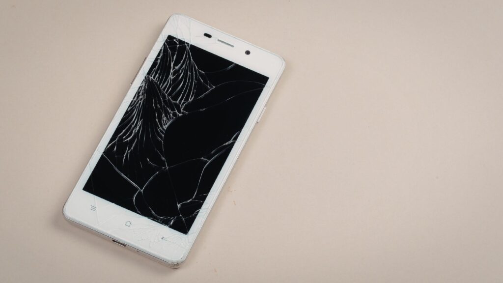 Tela de Celular Quebrada em Ponta Grossa: O Que Fazer